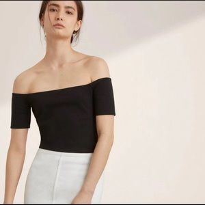 Aritzia Wilfred Free Off the Shoulder Crop Top